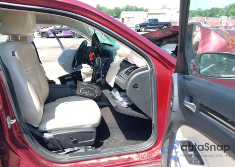 2016 Chrysler 300 Limited z USA, uszkodzony, nr VIN 2C3CCAAG9GH311099